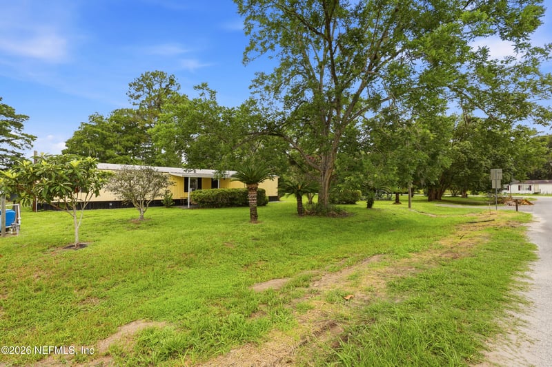 101 Waterway Ave, Satsuma, FL 32189
