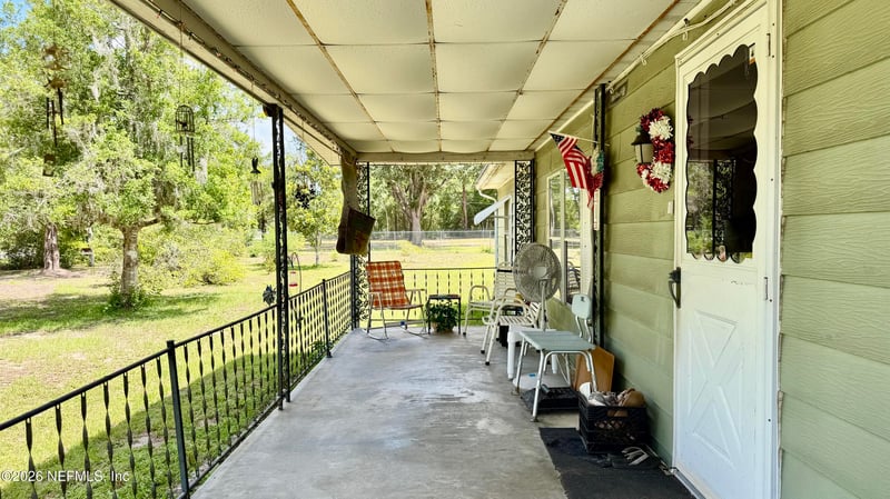 304 Dawn Ave, Interlachen, FL 32148