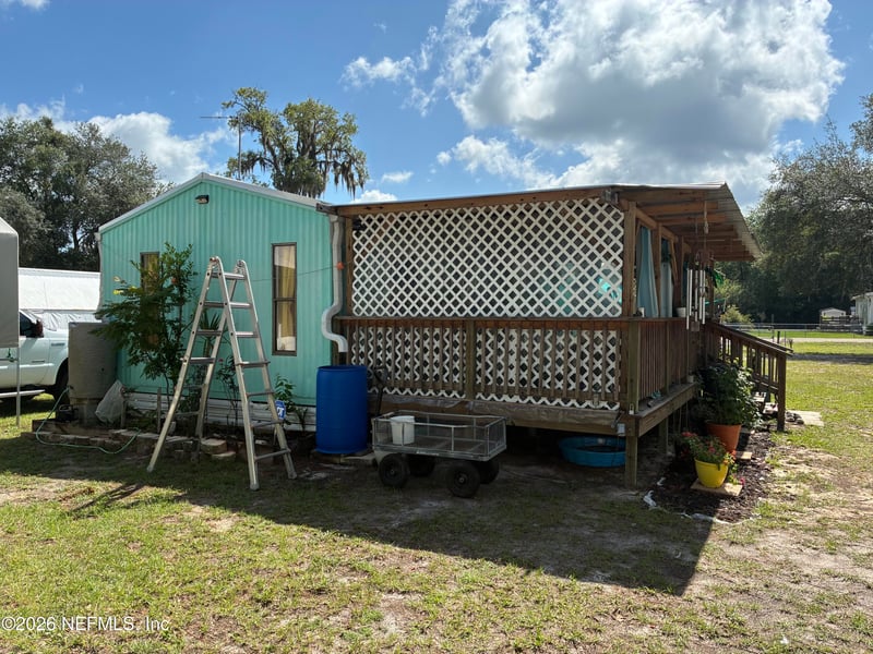 107 Winchester Ave, Interlachen, FL 32148