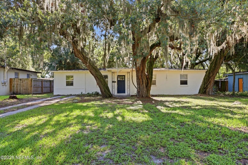 2151 Maple Leaf Dr, Jacksonville, FL 32211