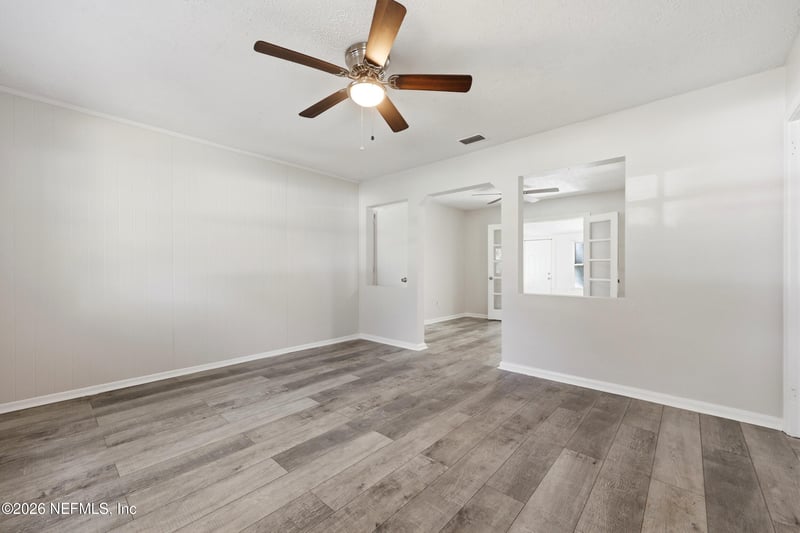 2151 Maple Leaf Dr, Jacksonville, FL 32211