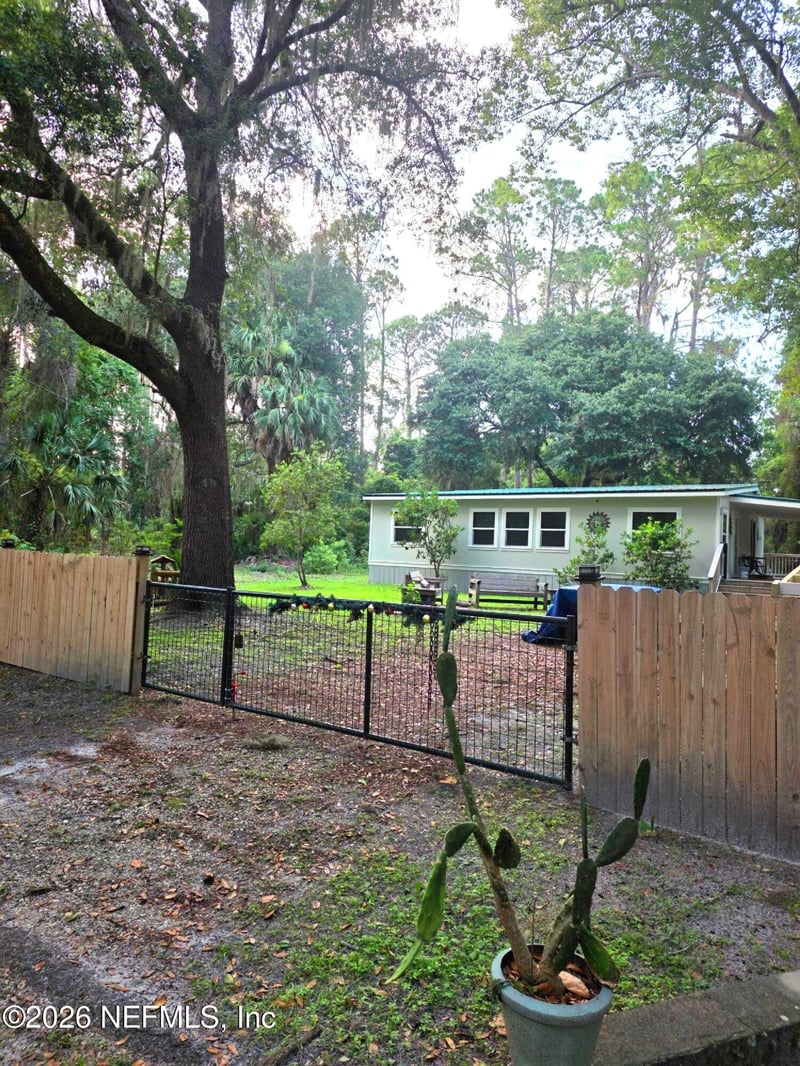 126 Janet Ave, Georgetown, FL 32139