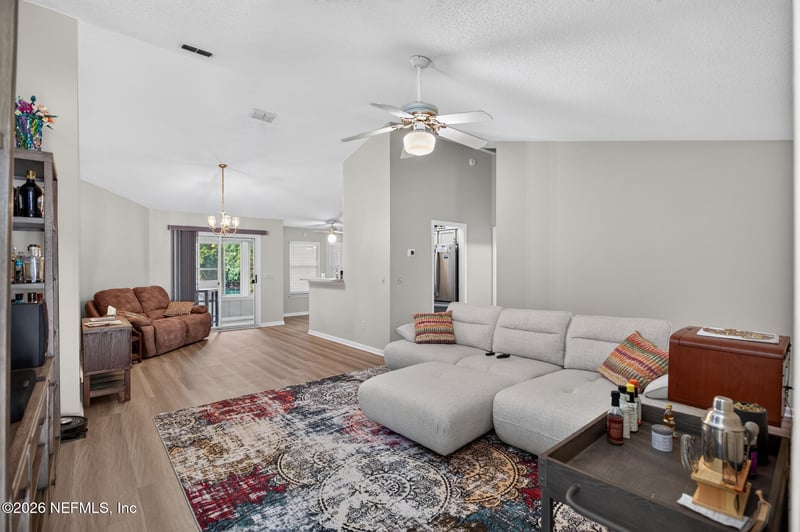 2077 Tanager Dr, Orange Park, FL 32073