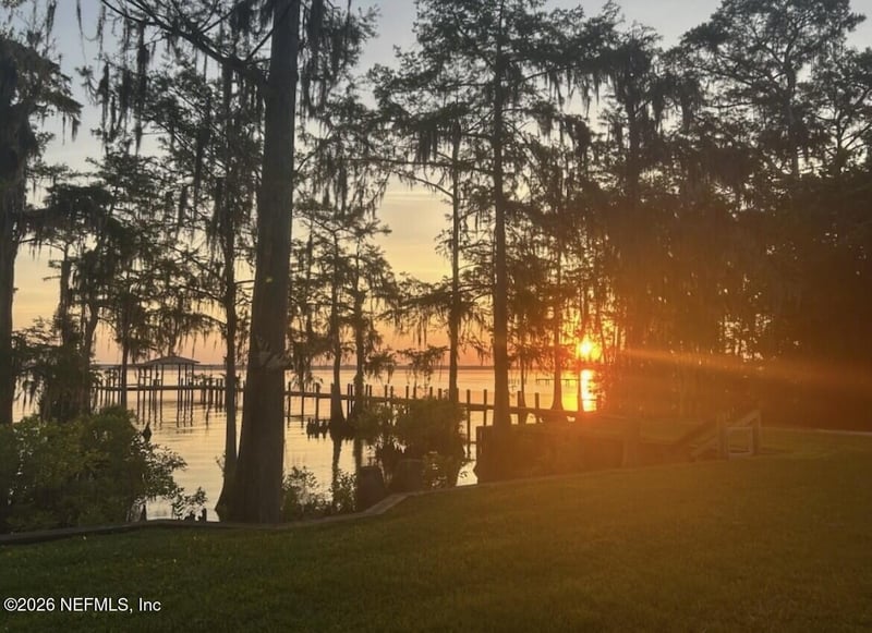 316 Riviera Dr, Crescent City, FL 32112
