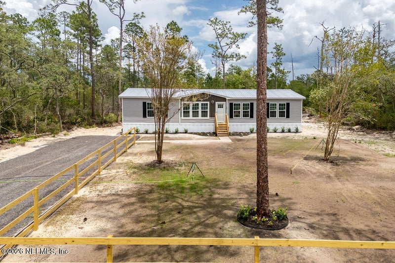230 Redeye Rd, Florahome, FL 32140