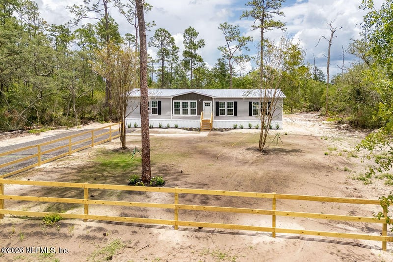 230 Redeye Rd, Florahome, FL 32140