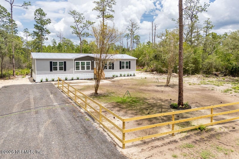 230 Redeye Rd, Florahome, FL 32140