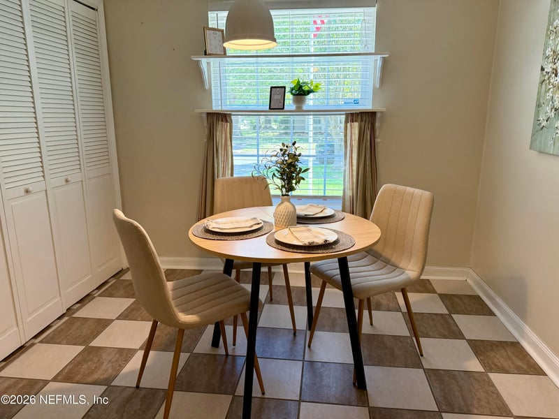 4542 Crosstie Rd, Jacksonville, FL 32257