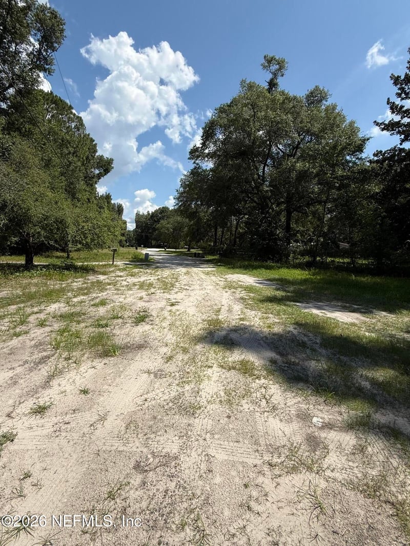 118 Shady Oak Dr, Satsuma, FL 32189