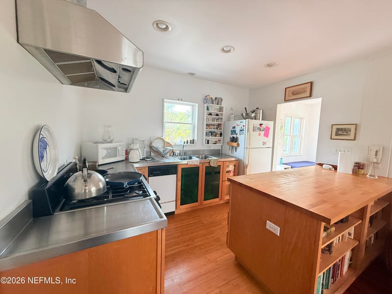 115 Azalea Pl, Neptune Beach, FL 32266