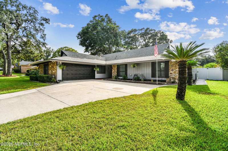 2150 Broad Water Dr, Jacksonville, FL 32225