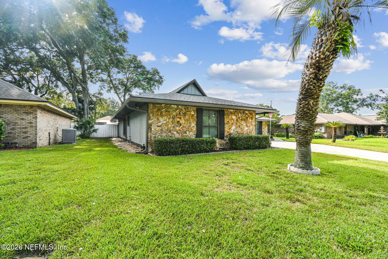 2150 Broad Water Dr, Jacksonville, FL 32225