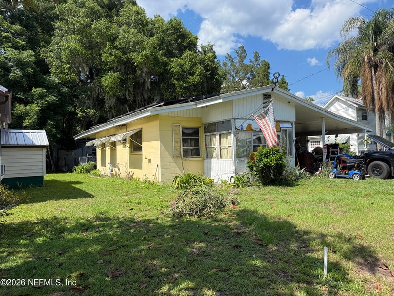 306 Eucalyptus Ave, Crescent City, FL 32112