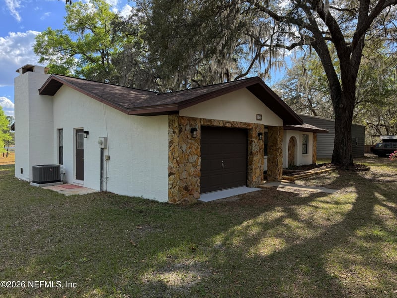 121 Serena Cir, Melrose, FL 32666