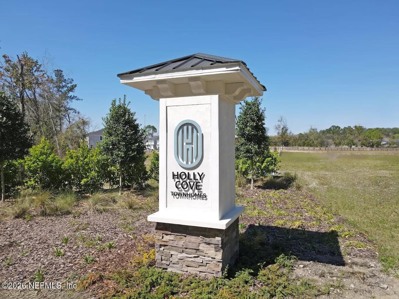 704 Holly Lakes Dr, Orange Park, FL 32073