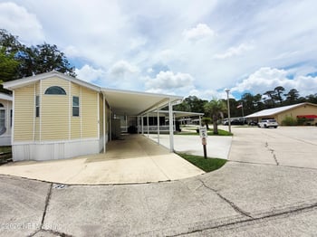1074 Front St #84, Welaka, FL 32193