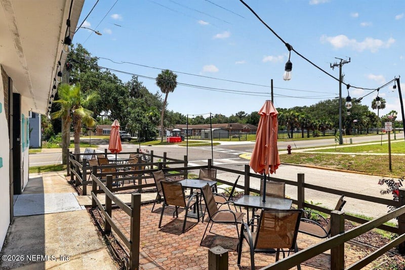 2 Park St, Crescent City, FL 32112