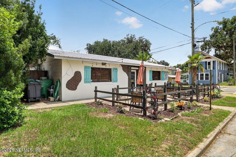 2 Park St, Crescent City, FL 32112
