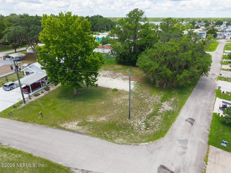 1305 2nd Ave, Welaka, FL 32189
