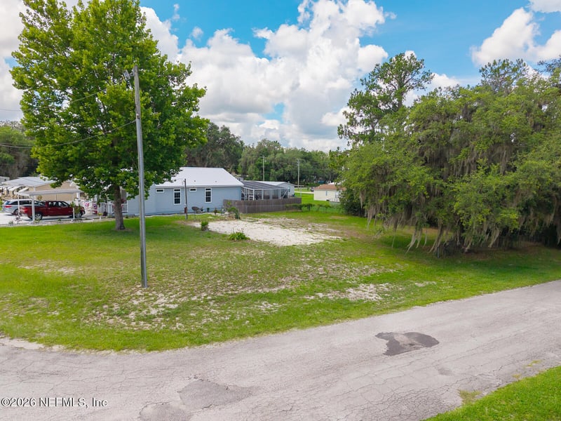 1305 2nd Ave, Welaka, FL 32189