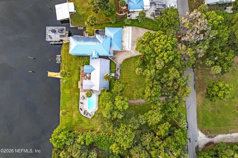 703 Front St, Welaka, FL 32189