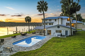 703 Front St, Welaka, FL 32189