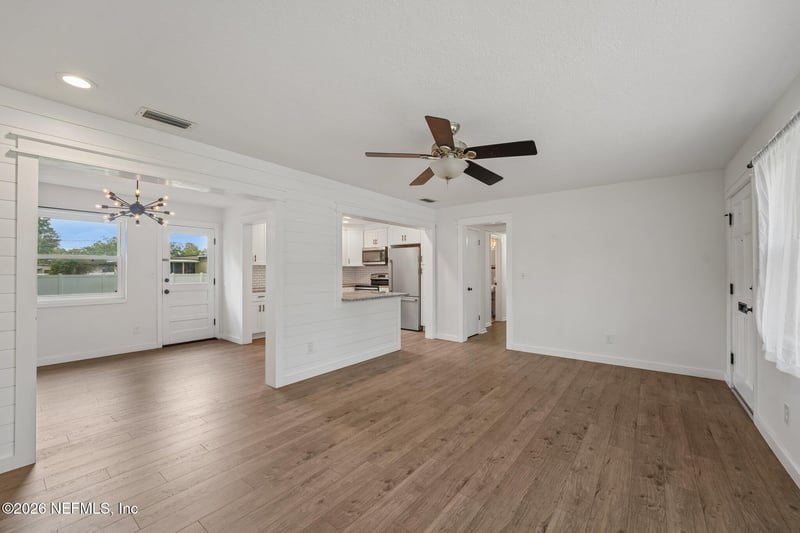 6549 Lou Dr, Jacksonville, FL 32216