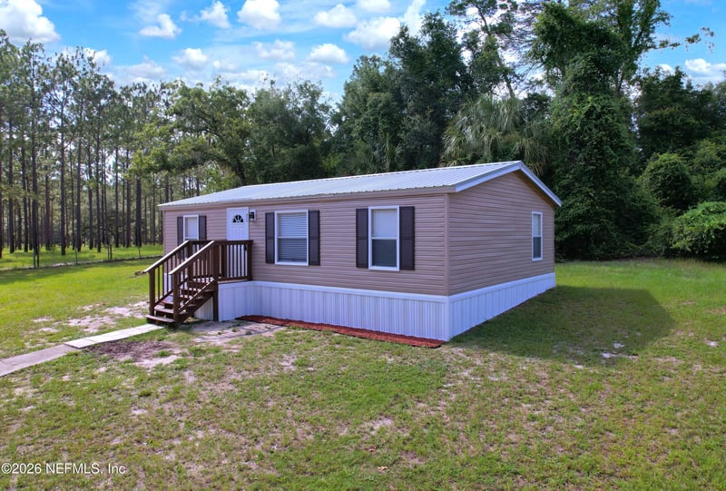 102 Dalton Ct, Satsuma, FL 32189