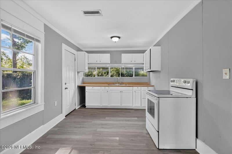 1325 Woods St, Jacksonville, FL 32209
