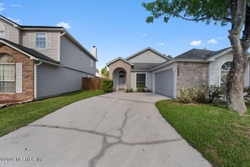 3823 Union Pacific Dr, Jacksonville, FL 32246