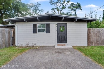 913 Depaul Dr, Jacksonville, FL 32218