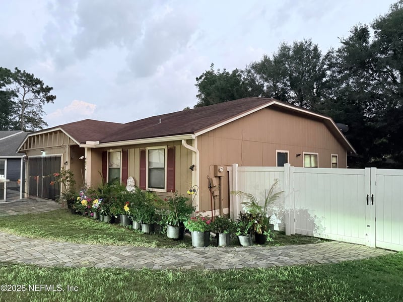 8005 Fleur De Lis Dr, Jacksonville, FL 32277