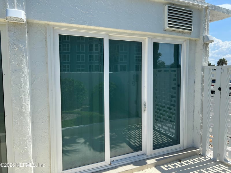 1601 Ocean Dr #1, Jacksonville Beach, FL 32250