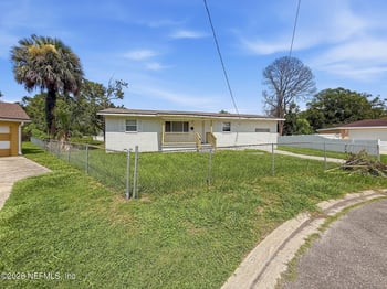 2027 Palmdale Ct, Jacksonville, FL 32208