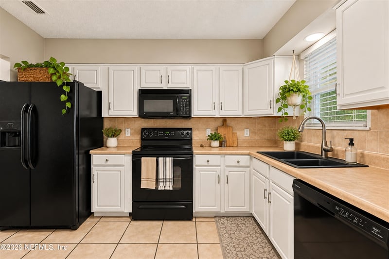 2038 Broad Oak Dr, Jacksonville, FL 32225