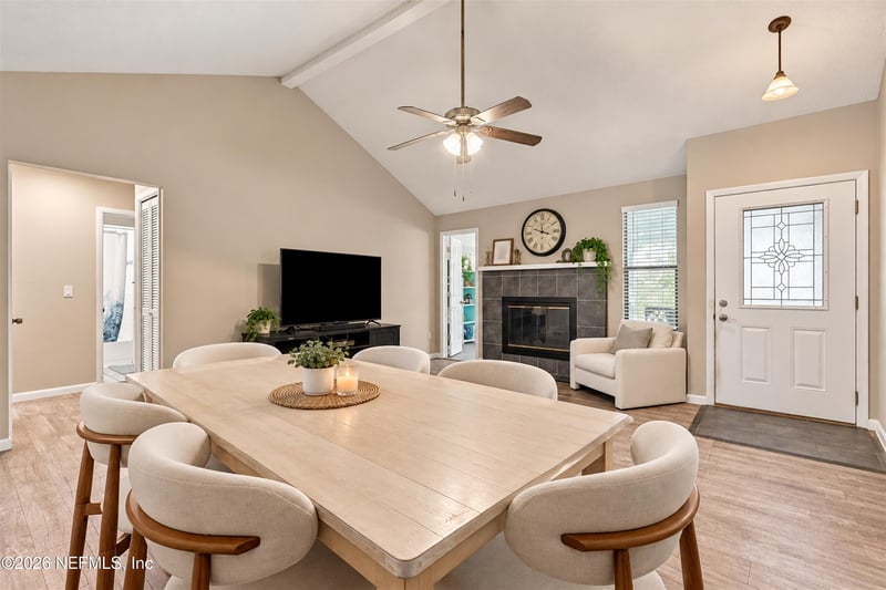 2038 Broad Oak Dr, Jacksonville, FL 32225