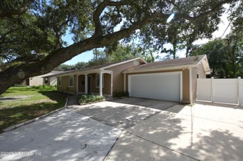 2045 Derringer Rd, Jacksonville, FL 32225