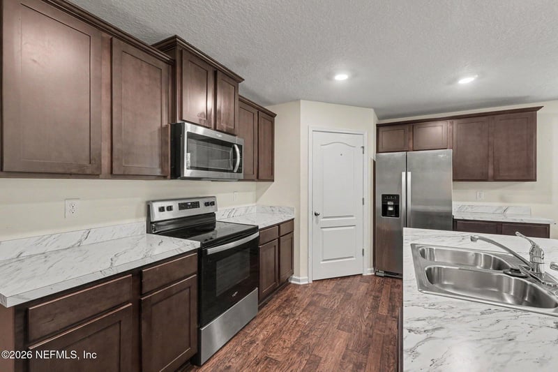 2048 Nottoway Woods Ln, Jacksonville, FL 32220
