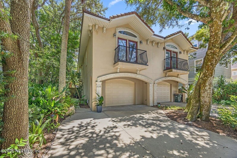 2049 Seminole Rd, Atlantic Beach, FL 32233