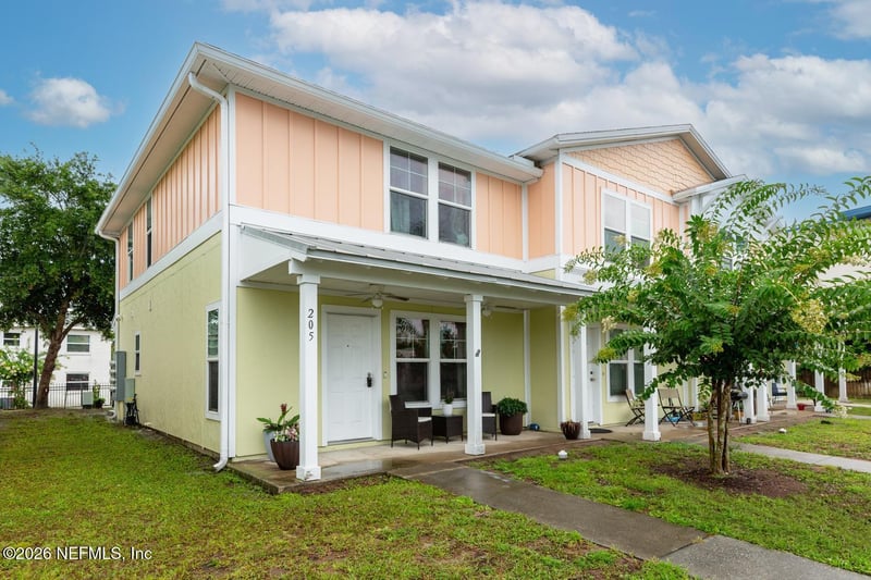 205 Oceangate Dr, Atlantic Beach, FL 32233