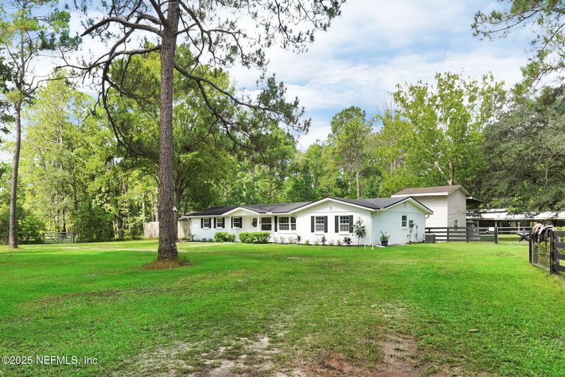 2050 Laurel Dr, Middleburg, FL 32068