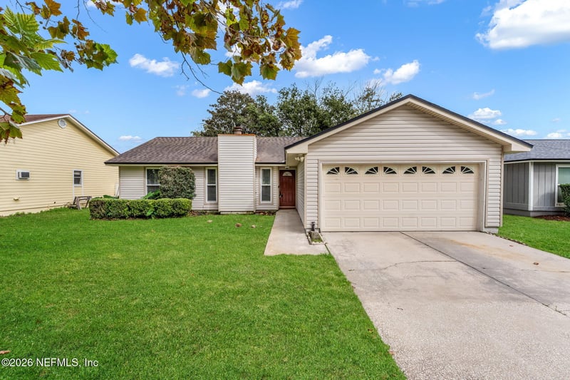 2051 Oak Water Dr, Jacksonville, FL 32225