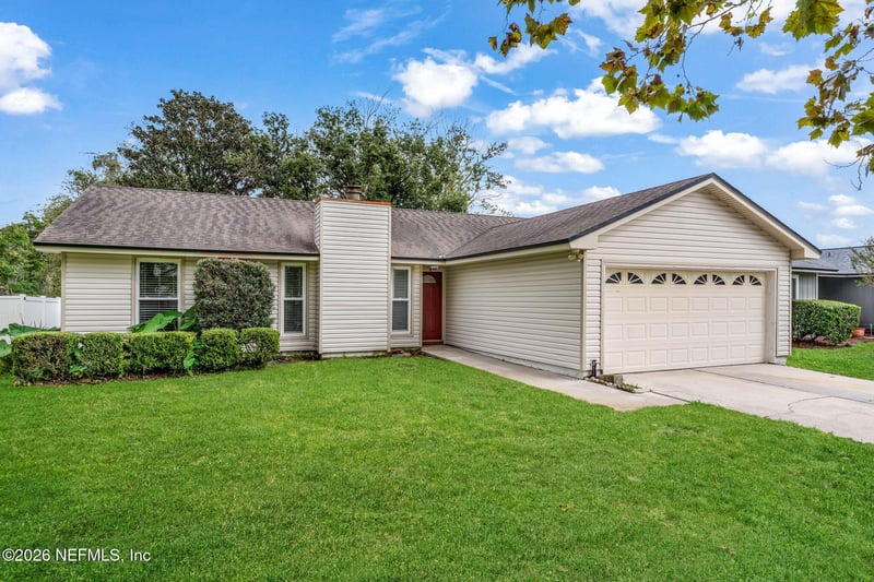 2051 Oak Water Dr, Jacksonville, FL 32225
