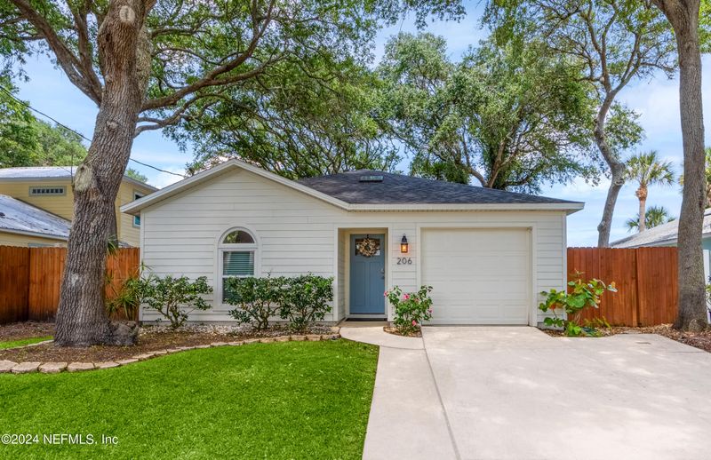 206 4th St, St Augustine, FL 32080