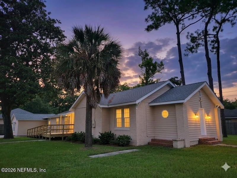 206 Arlington Rd N, Jacksonville, FL 32211