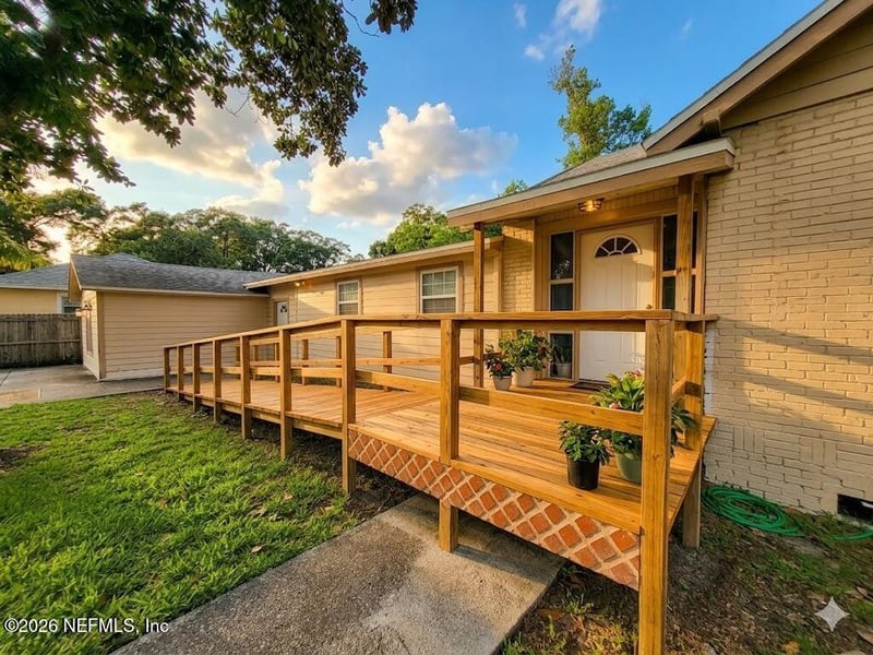 206 Arlington Rd N, Jacksonville, FL 32211