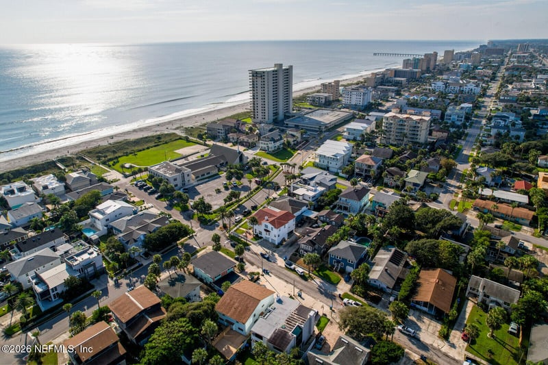 206208 Hopkins St, Neptune Beach, FL 32266