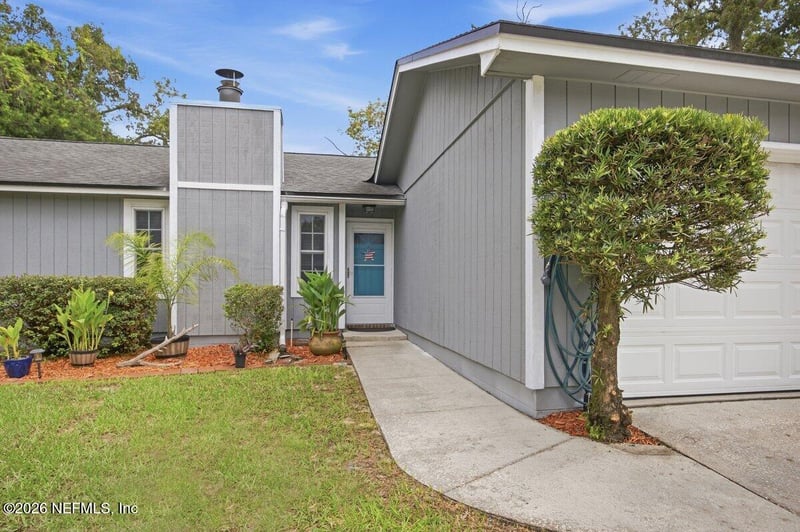 2071 Broad Oak Dr, Jacksonville, FL 32225