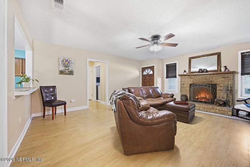 2071 Broad Oak Dr, Jacksonville, FL 32225