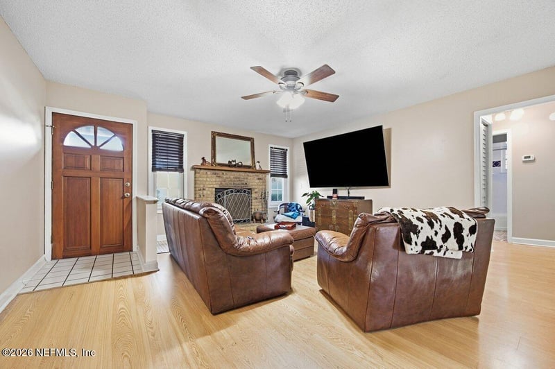 2071 Broad Oak Dr, Jacksonville, FL 32225